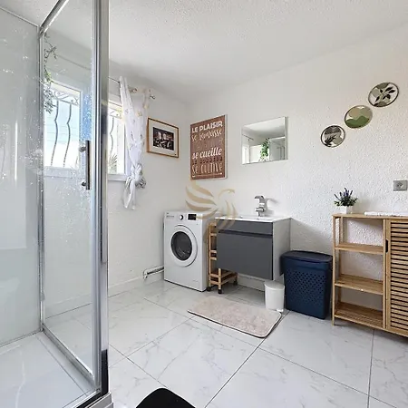 Apartamento Charming 2-room Apt, Sleeps 4, Garden, Wifi *