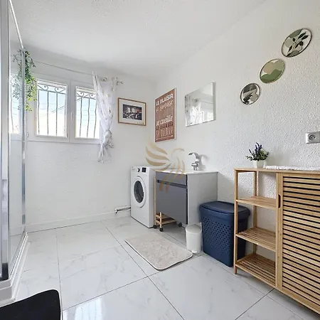 Apartamento Charming 2-room Apt, Sleeps 4, Garden, Wifi Saint-Raphaël