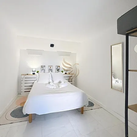 Charming 2-room Apt, Sleeps 4, Garden, Wifi