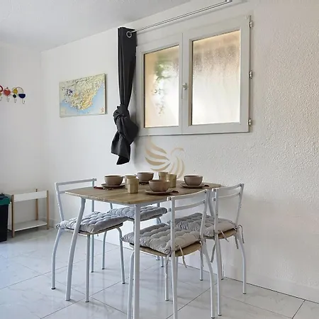 Charming 2-room Apt, Sleeps 4, Garden, Wifi Saint-Raphaël