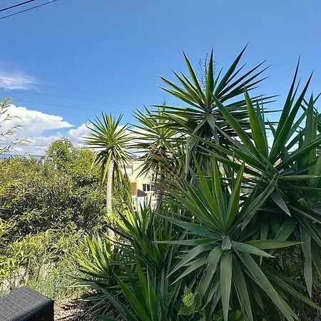 Charming 2-room Apt, Sleeps 4, Garden, Wifi Apartamento *
