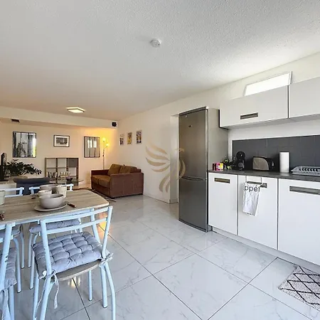 Apartamento Charming 2-room Apt, Sleeps 4, Garden, Wifi Saint-Raphaël