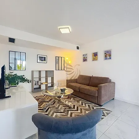 Charming 2-room Apt, Sleeps 4, Garden, Wifi Apartamento