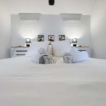 Charming 2-room Apt, Sleeps 4, Garden, Wifi Apartamento Saint-Raphaël