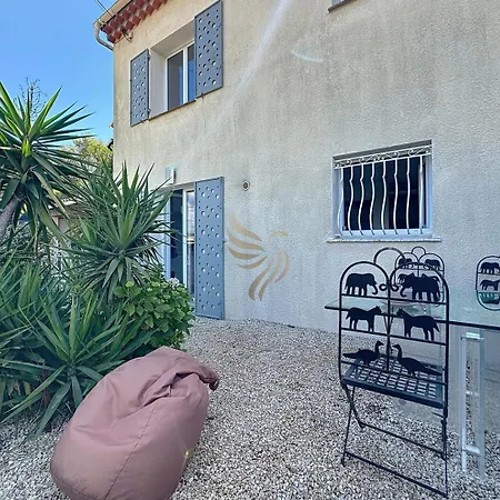 Charming 2-room Apt, Sleeps 4, Garden, Wifi Saint-Raphaël