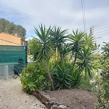 Charming 2-room Apt, Sleeps 4, Garden, Wifi * Saint-Raphaël