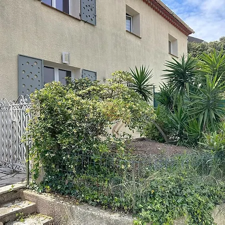 Charming 2-room Apt, Sleeps 4, Garden, Wifi Appartement *
